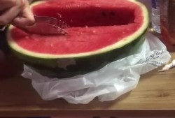 宿舍露脸吃瓜,揭秘校园生活的小确幸