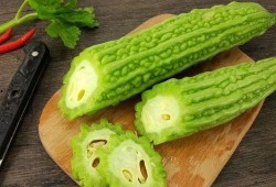 上班吃瓜吃饼的说说心情,瓜饼相伴，心情随行